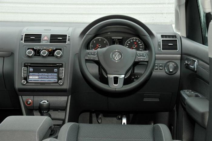 Aktualisiert Turan-Volkswagen: Preis, Beschreibung und Beschreibung