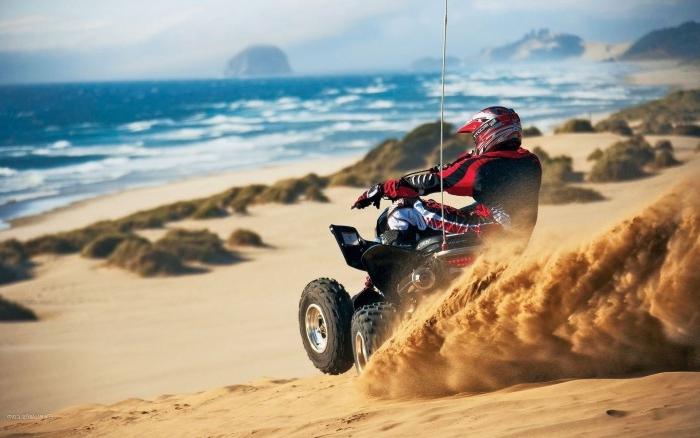 Outfit für ATVs. Was beinhaltet das Outfit des Piloten dieses Autos?