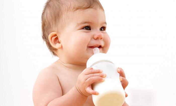 ab welchem ​​Alter gibt Kuhmilch den Kindern?