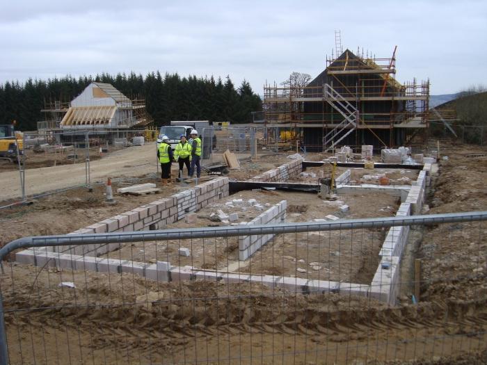 Wir verstehen, was das Fundament für ein Blockhaus aus Schaumstoff ist