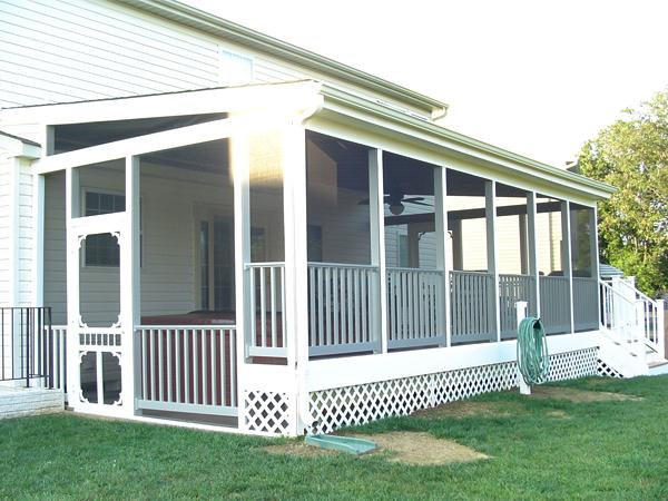 Terrasse und Veranda: eine gelungene Ergänzung zu einem Landhaus