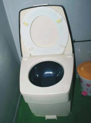 Toilettenschüssel für Landtoilette