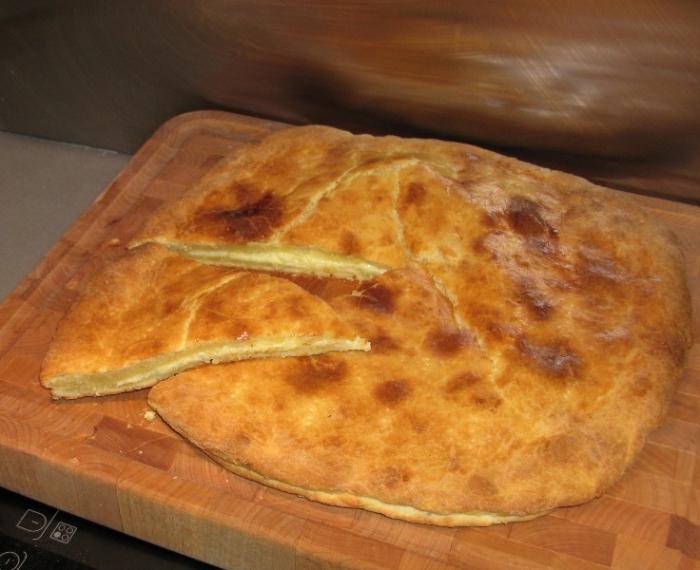 Wie khachapuri zu Hause aus einem hefefreien Teig kochen: Schritt für Schritt Rezept