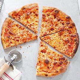 Wie man dünnen Teig für Pizza kocht?