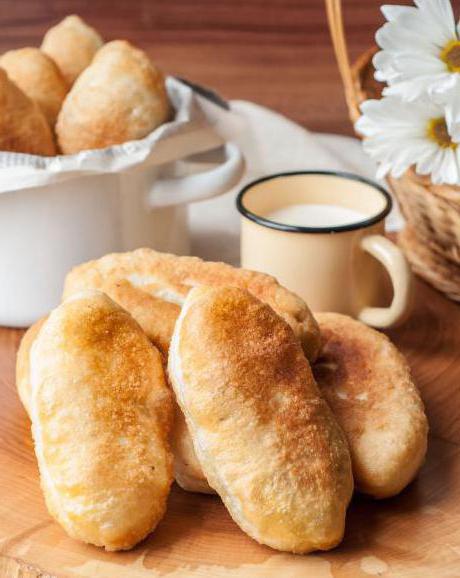 Wie man gebratene Kuchen mit Marmelade kocht