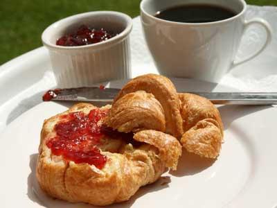 Geheimnisse einer guten Hausfrau: Wie backt man ein Croissant?