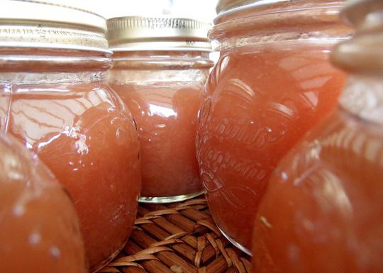 Marmelade aus Quitte mit Zitrone für den Winter 