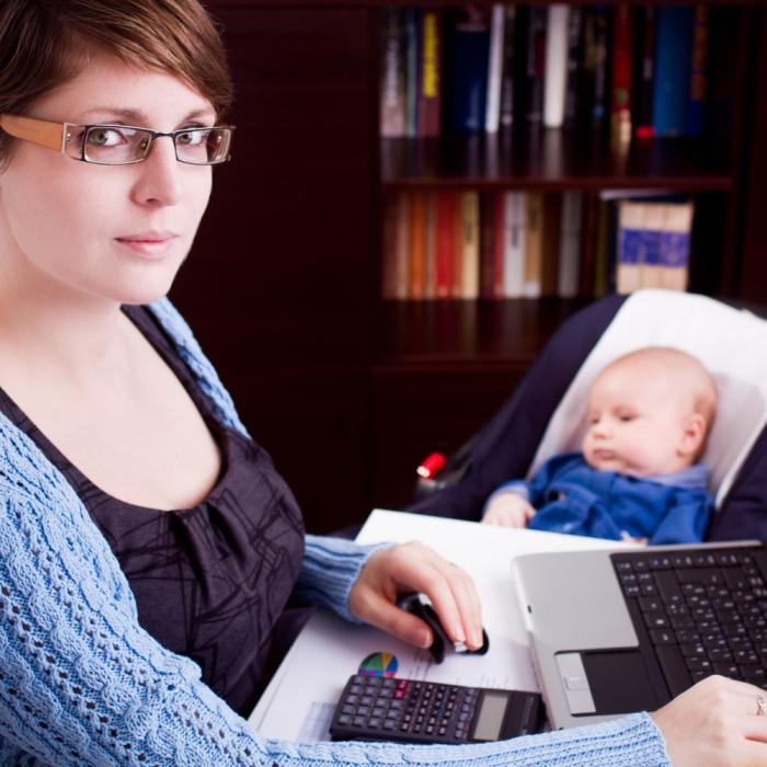 Arbeiten Sie zu Hause für junge Mütter: Stoppen Sie nicht Ihre Entwicklung