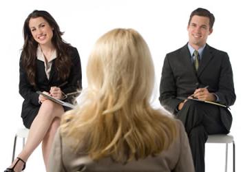 Sieben Tipps, wie man sich in einem Interview richtig benimmt