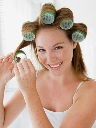 Große Locken auf langen Haaren