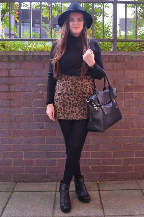 Mit was zu einem Leopardenrock-Bleistift tragen? Bluse, Schuhe, Accessoires