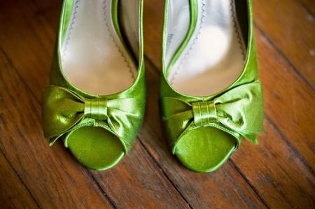 Grüne Schuhe und neueste Modetrends