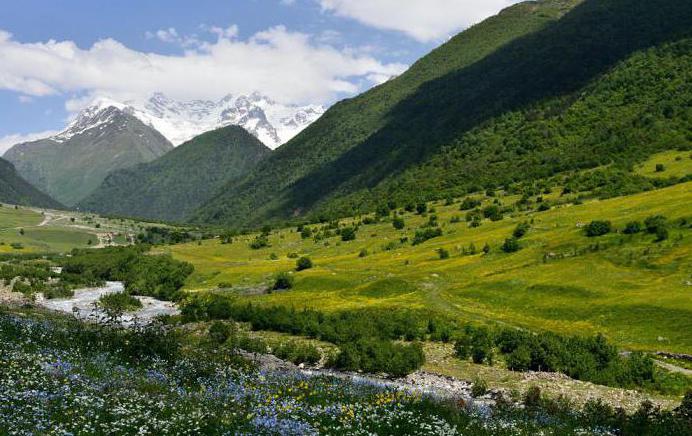 Digorskoe-Schlucht, Ossetien: Beschreibung, Sehenswürdigkeiten, interessante Fakten