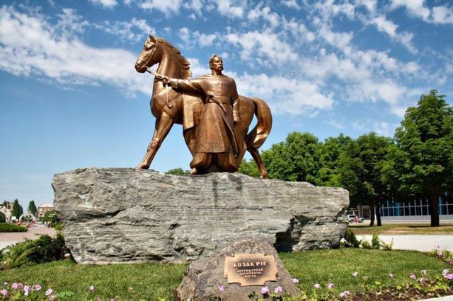 Denkmal für das Horn in Krivoy Rog. Die berühmtesten Denkmäler der Stadt