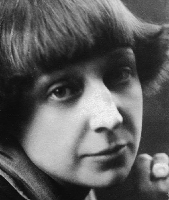 Marina Tsvetaeva "Unter der Liebkosung eines Plüschplaids"