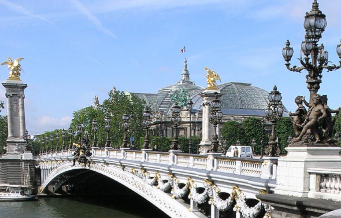 Alexandra 3 Brücke in Paris 