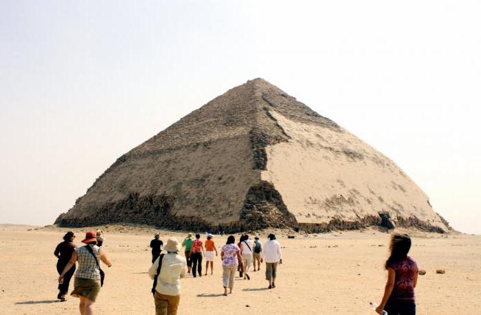 Die zerbrochene Pyramide in Dahschur (Ägypten): Beschreibung, Größe, Foto