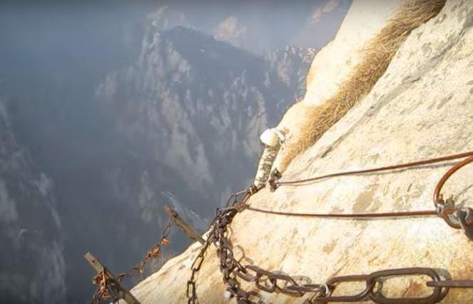 Fußgänger Weg des Todes auf dem Berg Huashan - eine Reise für Adrenalin und Eindrücke