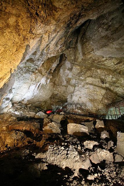 Neue Athoshöhle