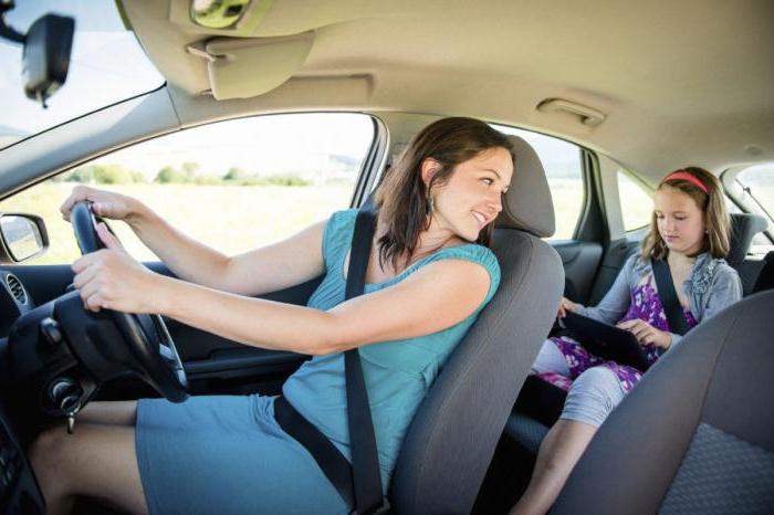 Das neue Gesetz zum Transport von Kindern in einem Auto im Jahr 2017