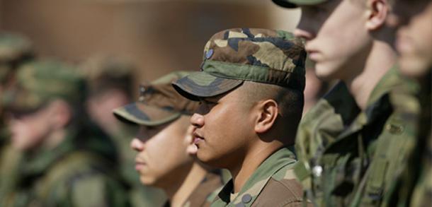 Eigenschaften eines Studenten in der militärischen Registrierung und Einstellungsbüro