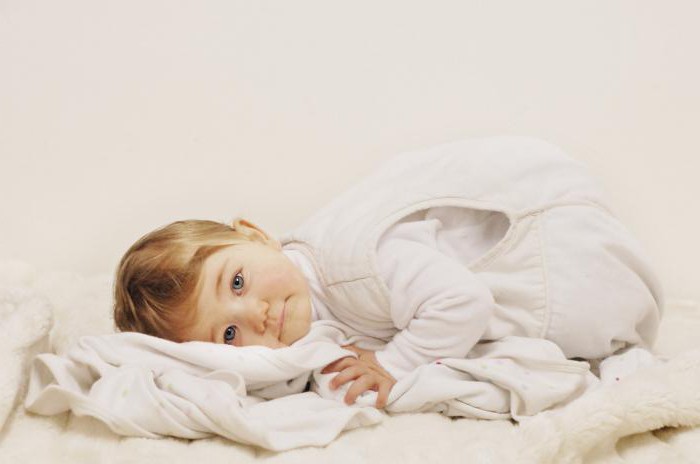Wie viele Kinder sollten in 9 Monaten schlafen: die Norm, Empfehlungen und Bewertungen